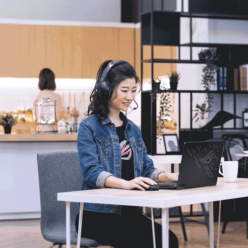 ASUS ROG STRIX Go Gaming Headset 13